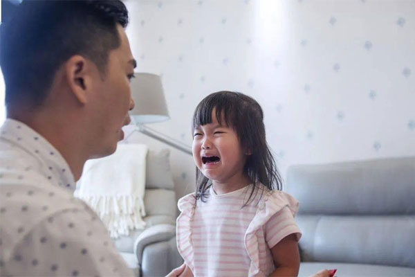 Một cảnh trong phim Sex Education” khiến tôi rút ra BÀI HỌC GIỚI TÍNH này cho con gái 15 tuổi – Cha mẹ có con tuổi dậy thì nhất định phải trang bị!-3