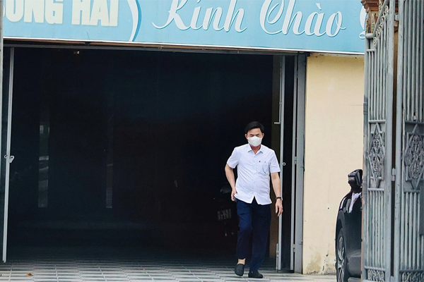 Kỷ luật chủ tịch xã sau clip xuất hiện ở nhà nghỉ trong giờ hành chính-1