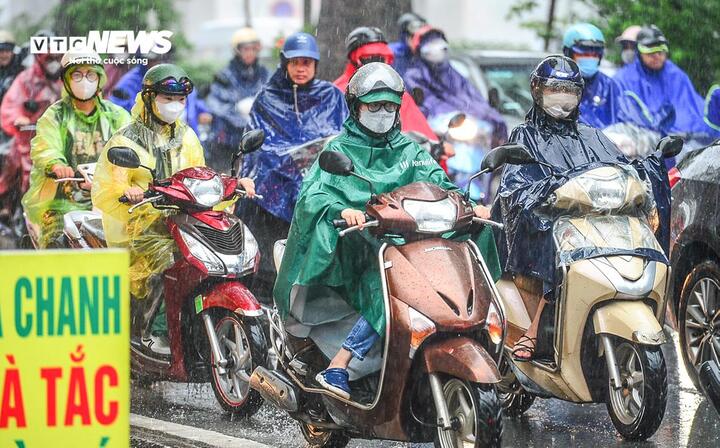 Dự báo thời tiết 10 ngày tới: Miền Bắc nắng hanh, miền Trung tái diễn mưa lớn-1