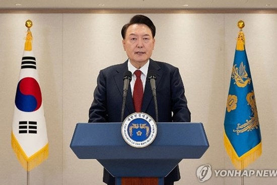 Điều tra viên Hàn Quốc xin lệnh bắt giữ Tổng thống Yoon Suk-yeol
