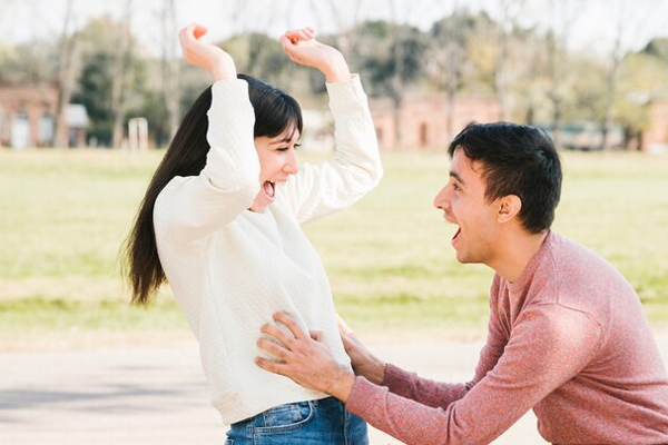 Ngủ riêng có ảnh hưởng đến tình cảm vợ chồng?-1