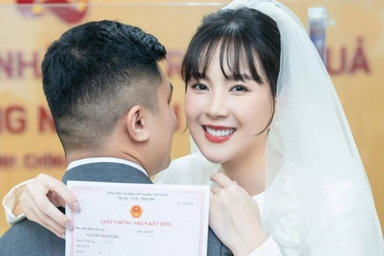 Mai Ngọc công khai chồng mới cưới