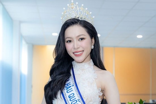 Hoa hậu Kiều Duy: Ký ức mẹ gánh giỏ cam 40kg và bữa sáng của ông nội