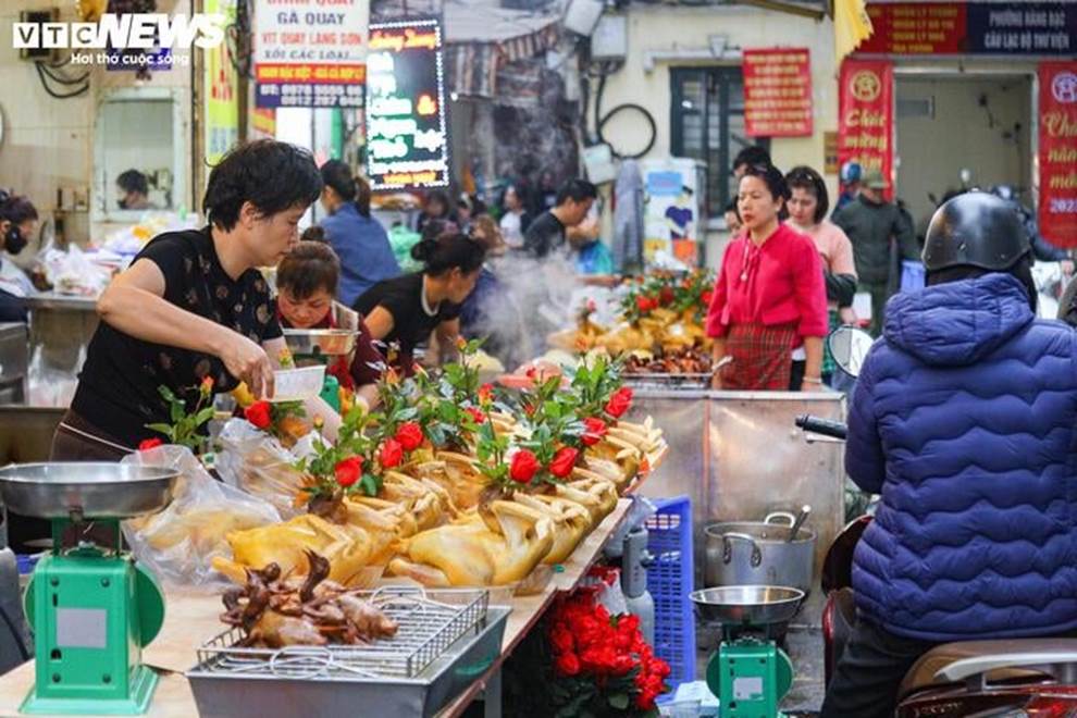 Cảnh khác lạ ở chợ Hà Nội trong ngày đầu tháng giáp Tết-9