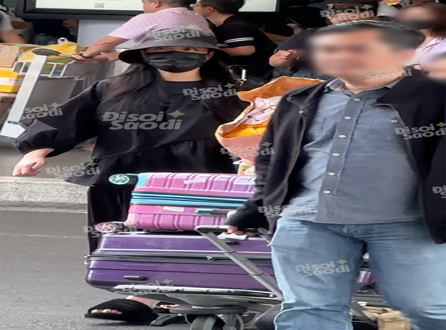 Hoàng Thuỳ Linh lần đầu công khai xuất hiện hậu sinh con: Visual xinh iu nhưng camera lia đến vóc dáng mới giật mình!-6