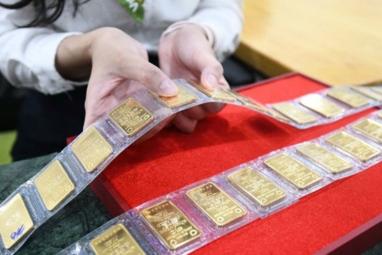 Giá vàng giảm trong ngày đầu năm mới