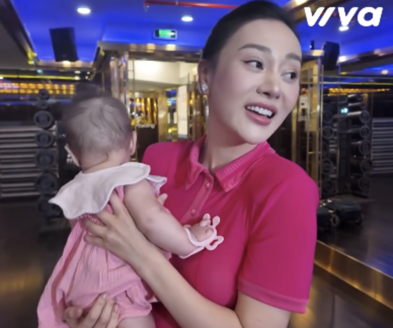 Khoảnh khắc đáng yêu đốn tim fan của con trai Phương Oanh-6