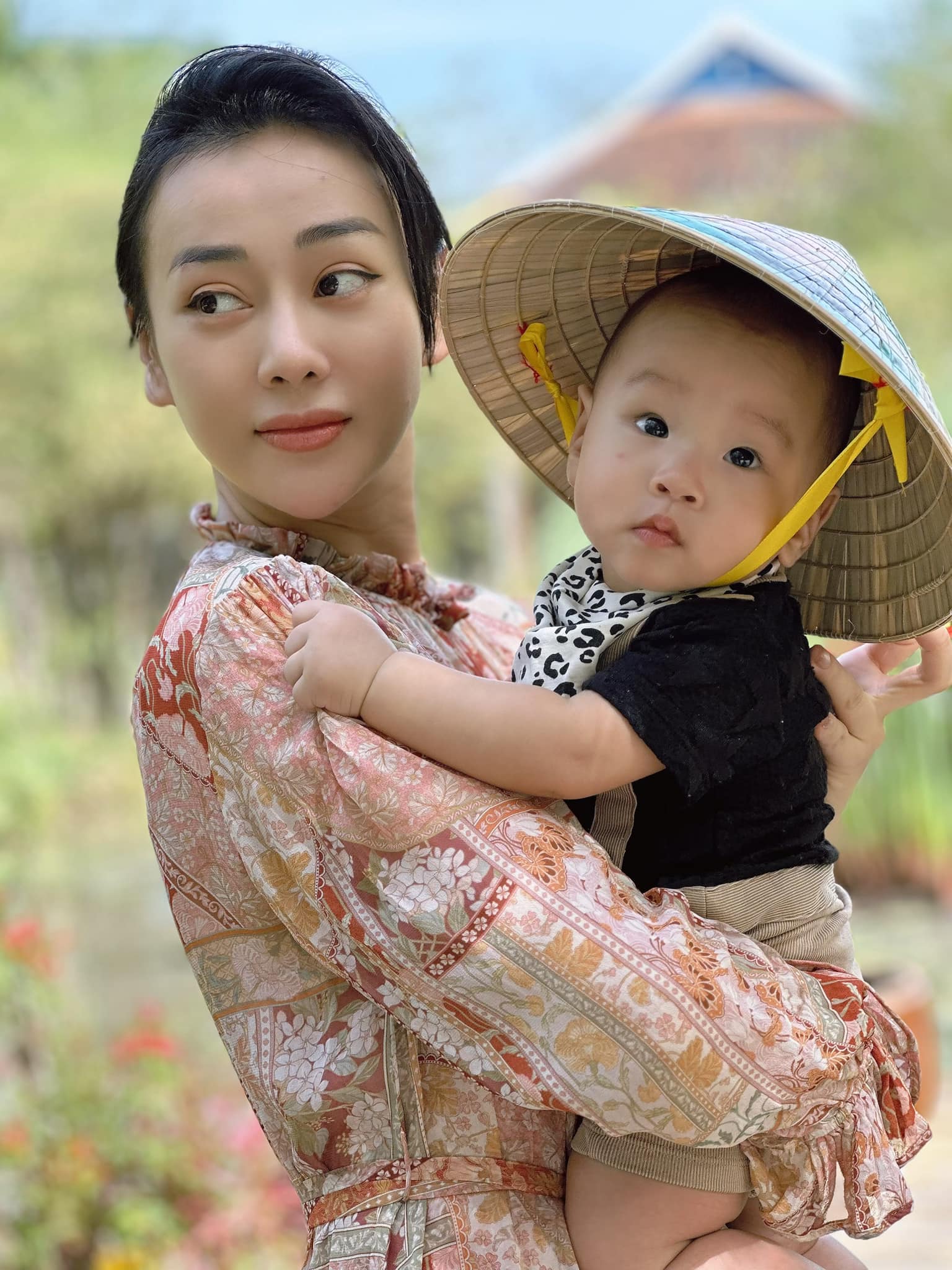 Khoảnh khắc đáng yêu đốn tim fan của con trai Phương Oanh-2