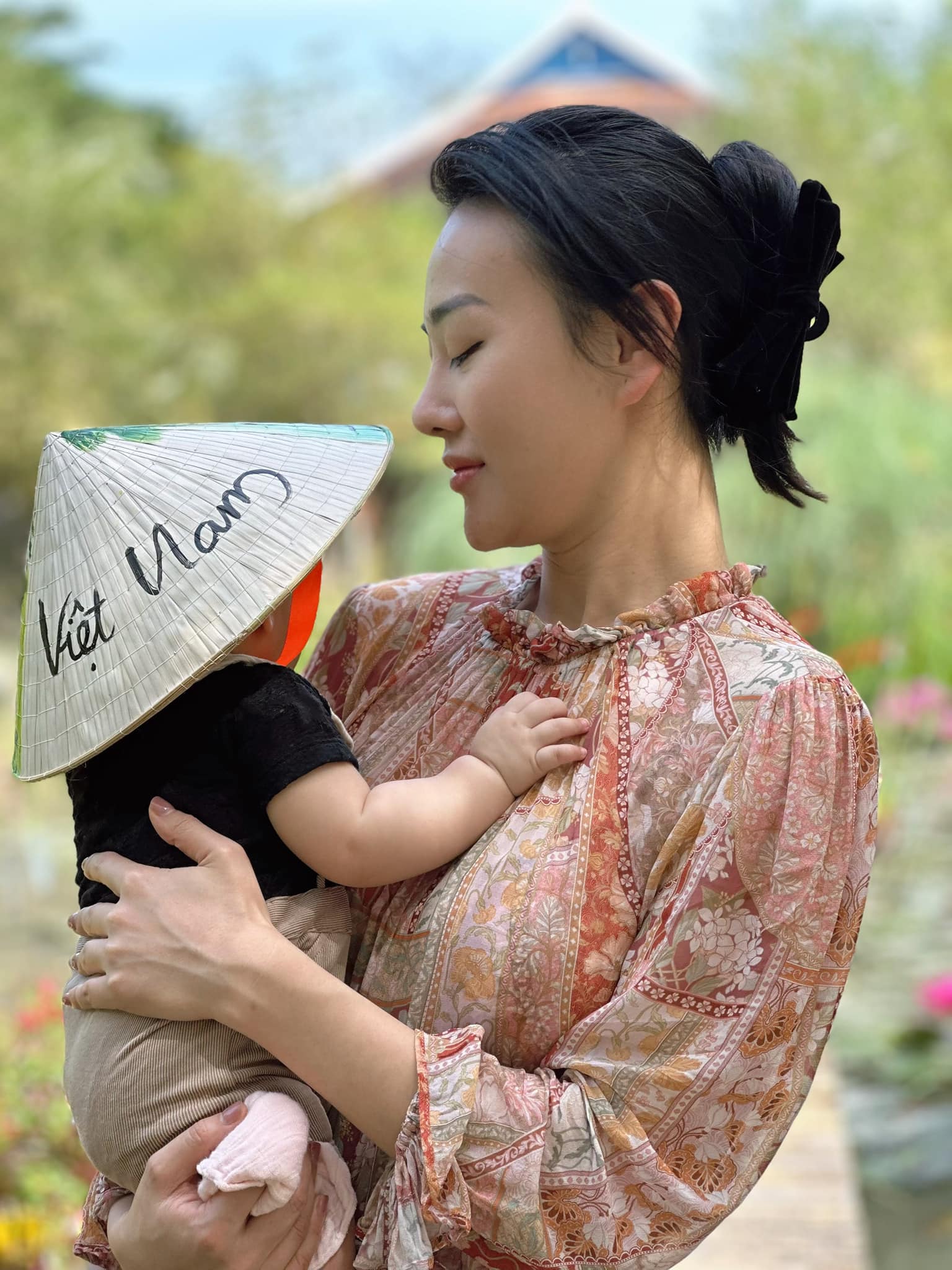 Khoảnh khắc đáng yêu đốn tim fan của con trai Phương Oanh-3