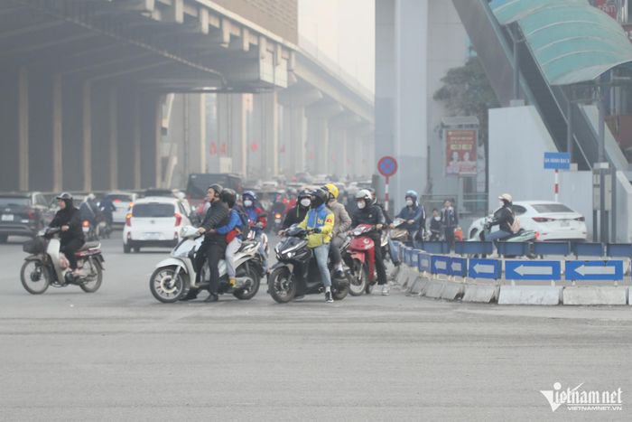 Ngày thứ 2 thực hiện Nghị định 168 tại Hà Nội: Hối tiếc vì vượt đèn đỏ-7