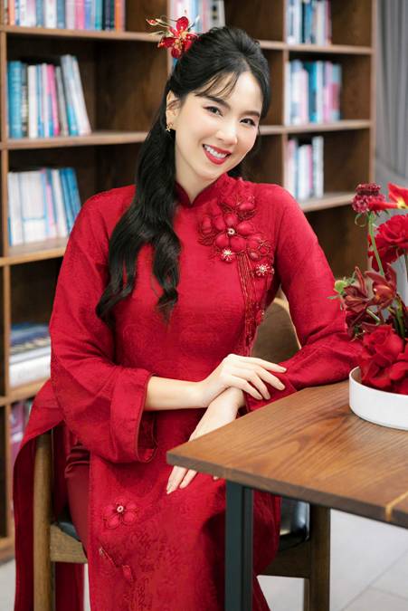 MC Mai Ngọc công khai ảnh lễ đón dâu: Chính thức khoe dung mạo và gia thế chồng, 1 chi tiết gây choáng!-6