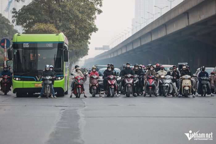 Cục CSGT chỉ ra nguyên nhân đèn tín hiệu đang xanh bất ngờ đỏ-1