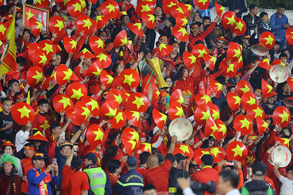 Video Xuân Son lập cú đúp vào lưới Thái Lan-1