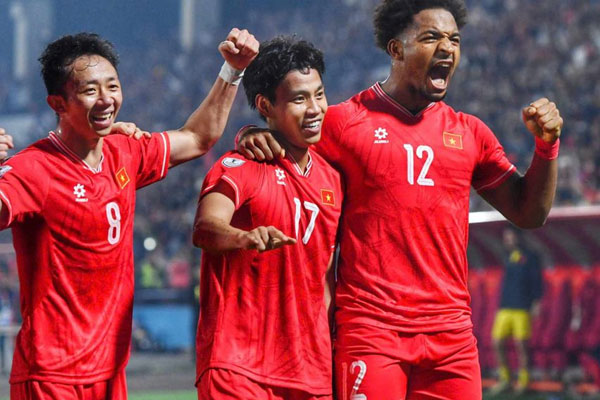 Những khoảnh khắc chói sáng của Nguyễn Xuân Son, người hùng trong màn quật ngã Thái Lan-20