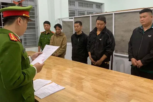 Hưng Yên: Phát hiện 30.000 kg giá đỗ ngậm chất cấm, mỗi ngày tiêu thụ ra chợ khoảng 500kg-2