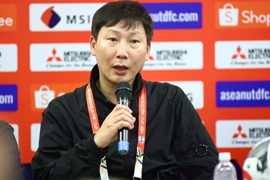 HLV Kim Sang-sik: 'Đội tuyển Việt Nam đã thể hiện sức mạnh của mình trước Thái Lan, và lẽ ra phải thắng cách biệt 2 bàn'