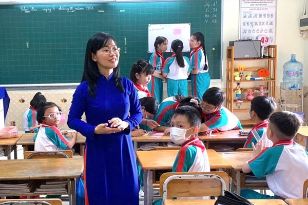 Kiểm điểm hiệu trưởng bị tố thu chi sai quy định-2