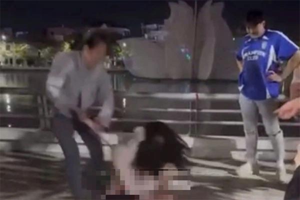 Công an cảnh báo không phát tán clip nữ nhân viên ngân hàng bị đánh ghen-1