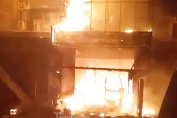 Cháy cửa hàng bán xe đạp điện ở Bắc Ninh, một người bị thương-2