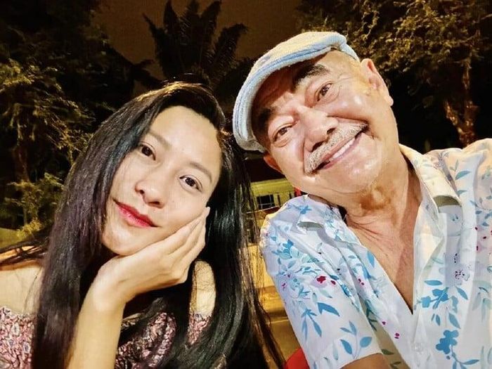 Người thầy đặc biệt của Trấn Thành: Từng ly hôn, U70 rạng rỡ bên bạn gái trẻ-5