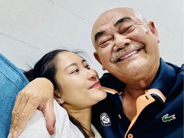 Người thầy đặc biệt của Trấn Thành: Từng ly hôn, U70 rạng rỡ bên bạn gái trẻ-4