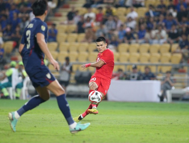 Không chấp nhận thất bại, CĐV Thái Lan ẩu đả lẫn nhau ngay tại Rajamangala-2