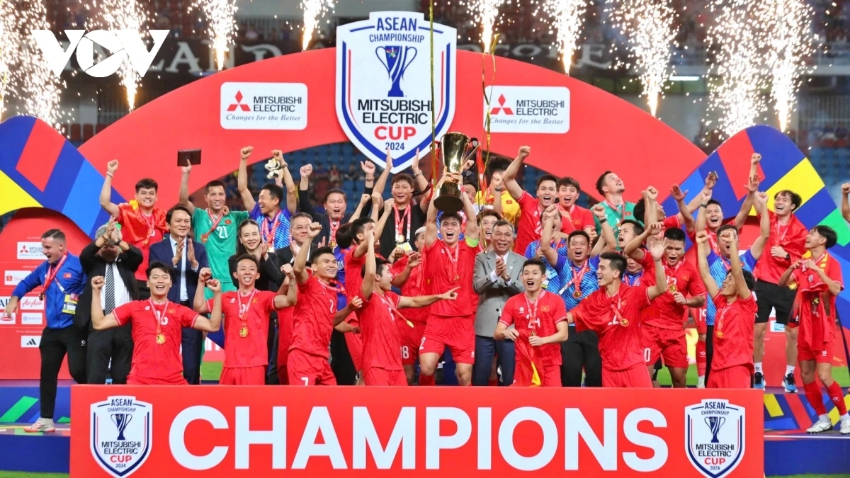 ĐT Việt Nam về nước sau chức vô địch ASEAN Cup 2024-1