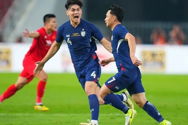 Báo Thái Lan lên án bàn thắng thiếu fair-play của Supachok-1