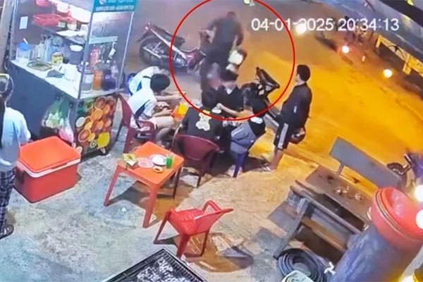 Vụ giám đốc doanh nghiệp hành hung nam sinh lớp 7: Nạn nhân lại nhập viện, kể thông tin bất ngờ-2