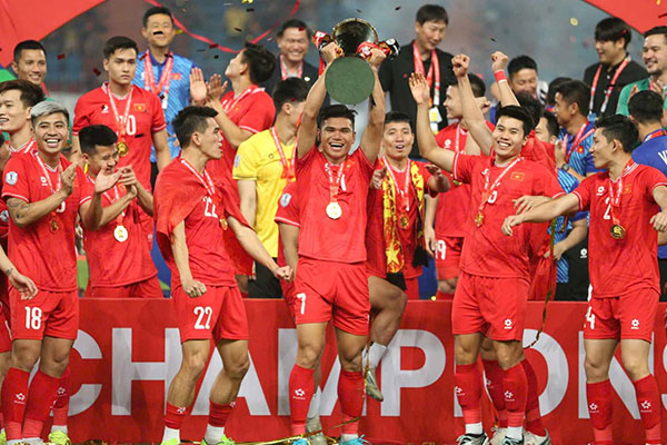 Báo Mỹ chê tuyển Thái Lan, ca ngợi tuyển Việt Nam sau trận chung kết nghẹt thở-2