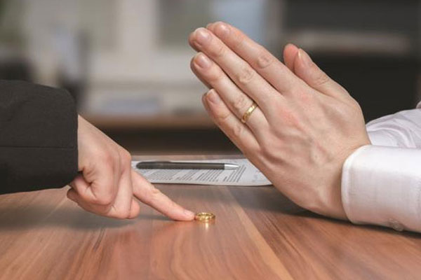 Cha mẹ ly hôn, con gái học lớp 7 nhắn tin xin tiền học, câu trả lời của người cha khiến tất cả chết lặng-2