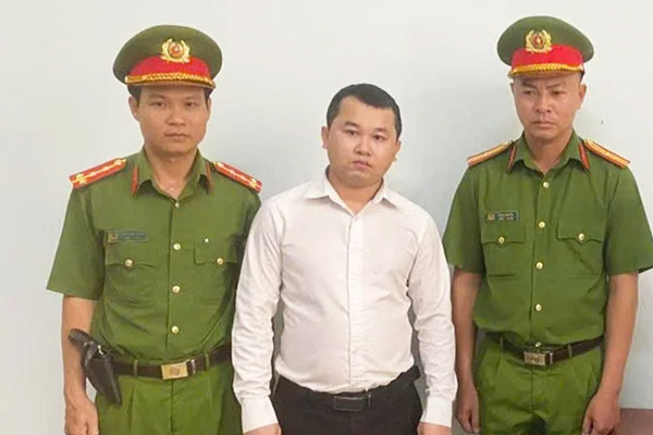 Cảnh giác dịch vụ đổi tiền trên mạng dịp cận Tết Nguyên đán 2025-2