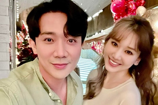 Hari Won đứng hình khi thấy tên Tiến Đạt, Trấn Thành có phản ứng