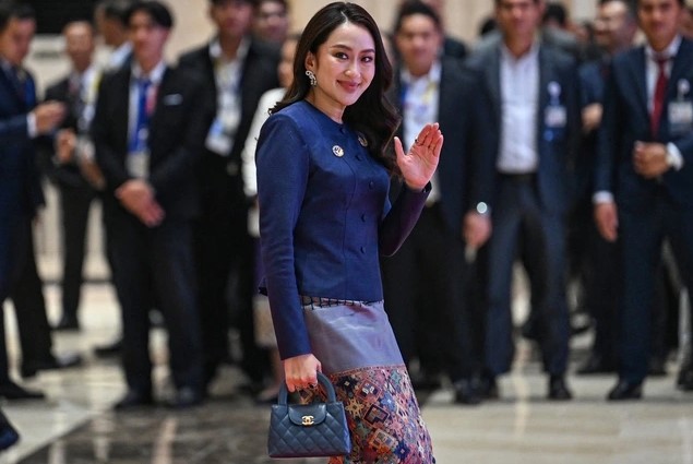 Có gì trong tủ hàng hiệu cả trăm món xa xỉ của Thủ tướng Thái Lan giàu nhất lịch sử Paetongtarn?-1