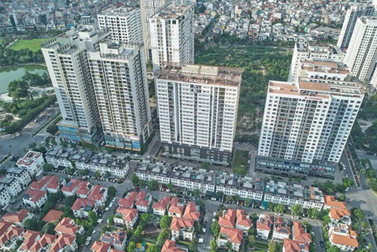 Thị trường BĐS biến động mạnh, tăng giá khó kiểm soát, chuyên gia dự báo gì?