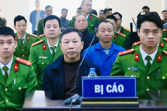 Bị cáo Lưu Bình Nhưỡng và Lê Thanh Vân hầu tòa