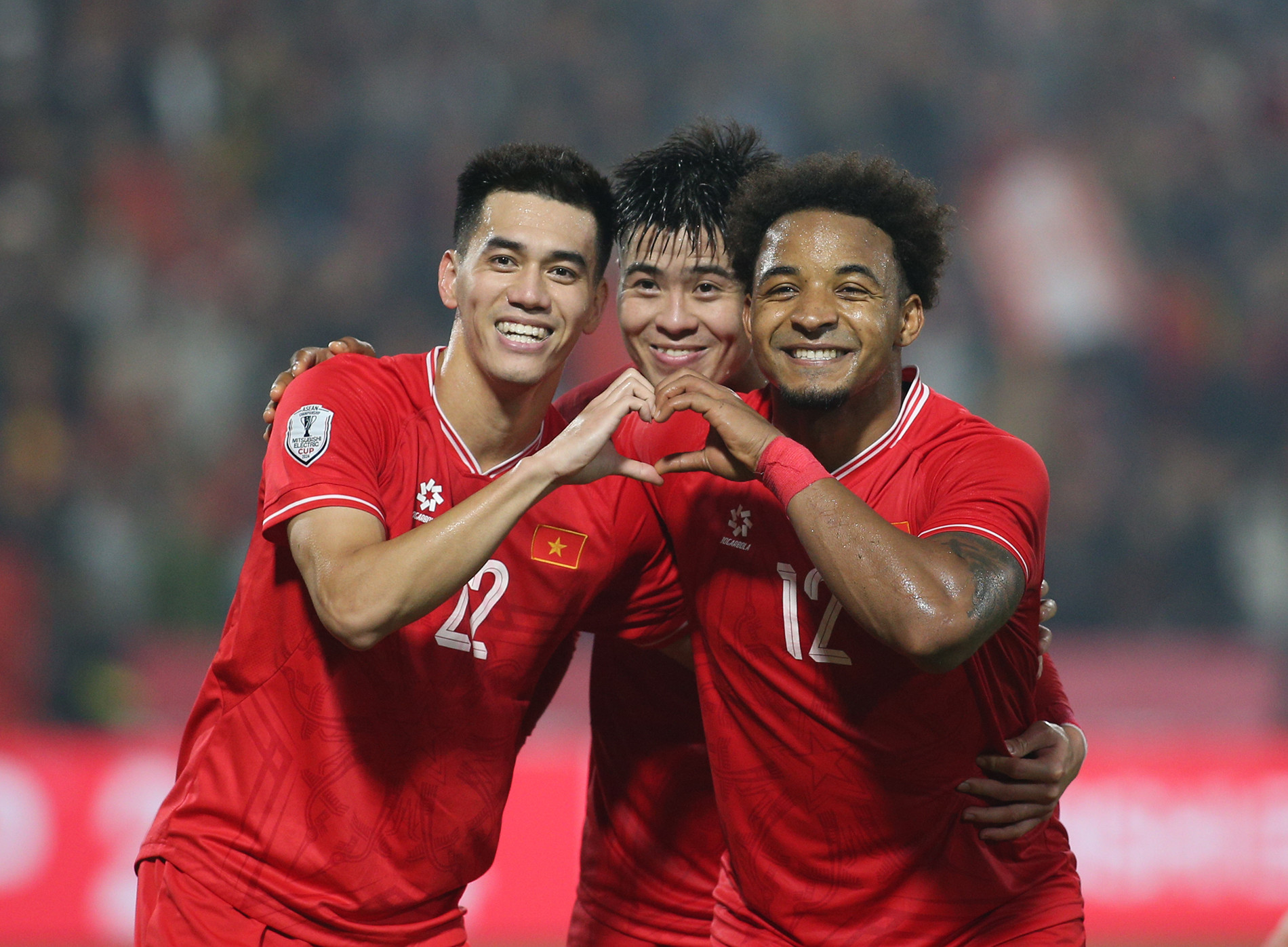 Tiến Linh đến thăm Xuân Son và gửi lời... khiêu chiến-2