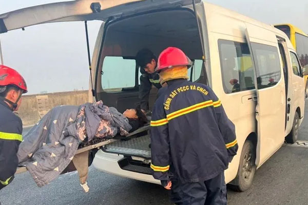 Clip xe bồn chạy lấn làn, tông tử vong tài xế công nghệ ở TP.HCM: 11 giây gây kinh hãi-1