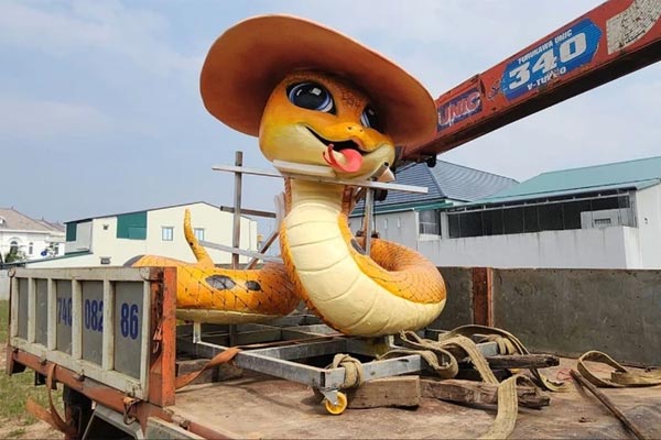 Ngắm loạt linh vật rắn Tết Ất Tỵ xuất hiện sớm nhất ở các tỉnh thành-7