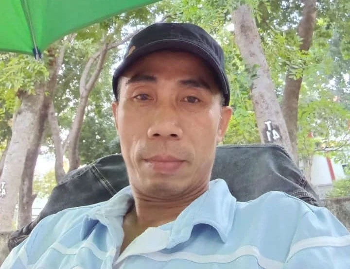 Người đàn ông leo lên ngọn dừa trốn sau khi cướp tiệm vàng tại Bình Định-2