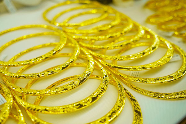 Giá vàng hôm nay 9/1/2025: USD tăng dựng đứng, SJC và nhẫn tròn vẫn leo thang-1