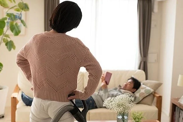 Cả năm tiết kiệm được 200 triệu để tiêu Tết, tôi gục ngã khi biết số tiền chồng mang đi đâu-2