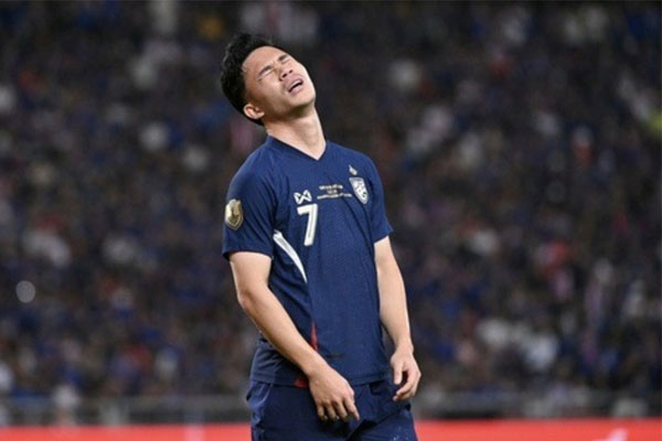 Báo Thái đổ lỗi cho người hâm mộ Việt Nam vì đã làm điều này với Supachok-1