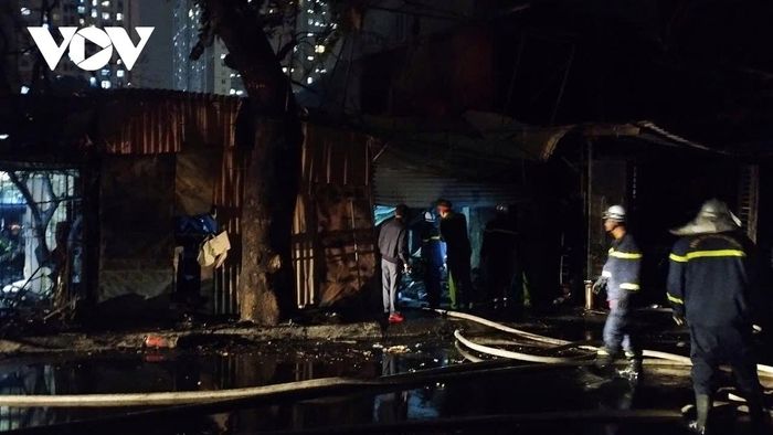 Hiện trường vụ cháy thiêu rụi nhiều ngôi nhà tại đường Hồ Tùng Mậu, Hà Nội-8