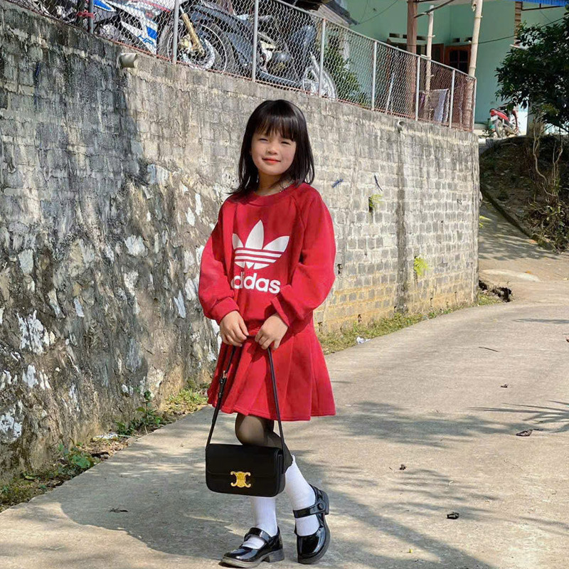 4,5 triệu lượt xem bé gái 10 tuổi ở Thái Nguyên ‘nhập vai’ MC đám cưới-3