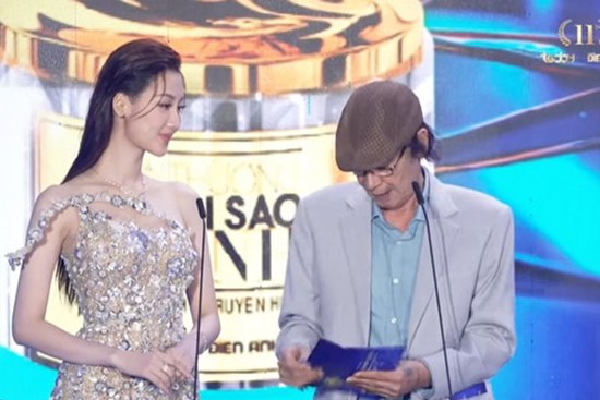Quế Anh phản hồi video cướp lời NSND Đào Bá Sơn