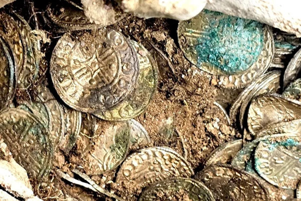 Đám trẻ phát hiện 1 thanh sắt gỉ”, chuyên gia lập tức yêu cầu phong tỏa cả ngọn núi: Kho báu 2.700 năm tuổi được tìm thấy sau 90 ngày đêm khai quật-5