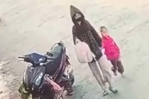Vụ cháu bé 3 tuổi nghi bị bắt cóc ở Hải Phòng: Xác định được danh tính và động cơ ban đầu của người phụ nữ-2
