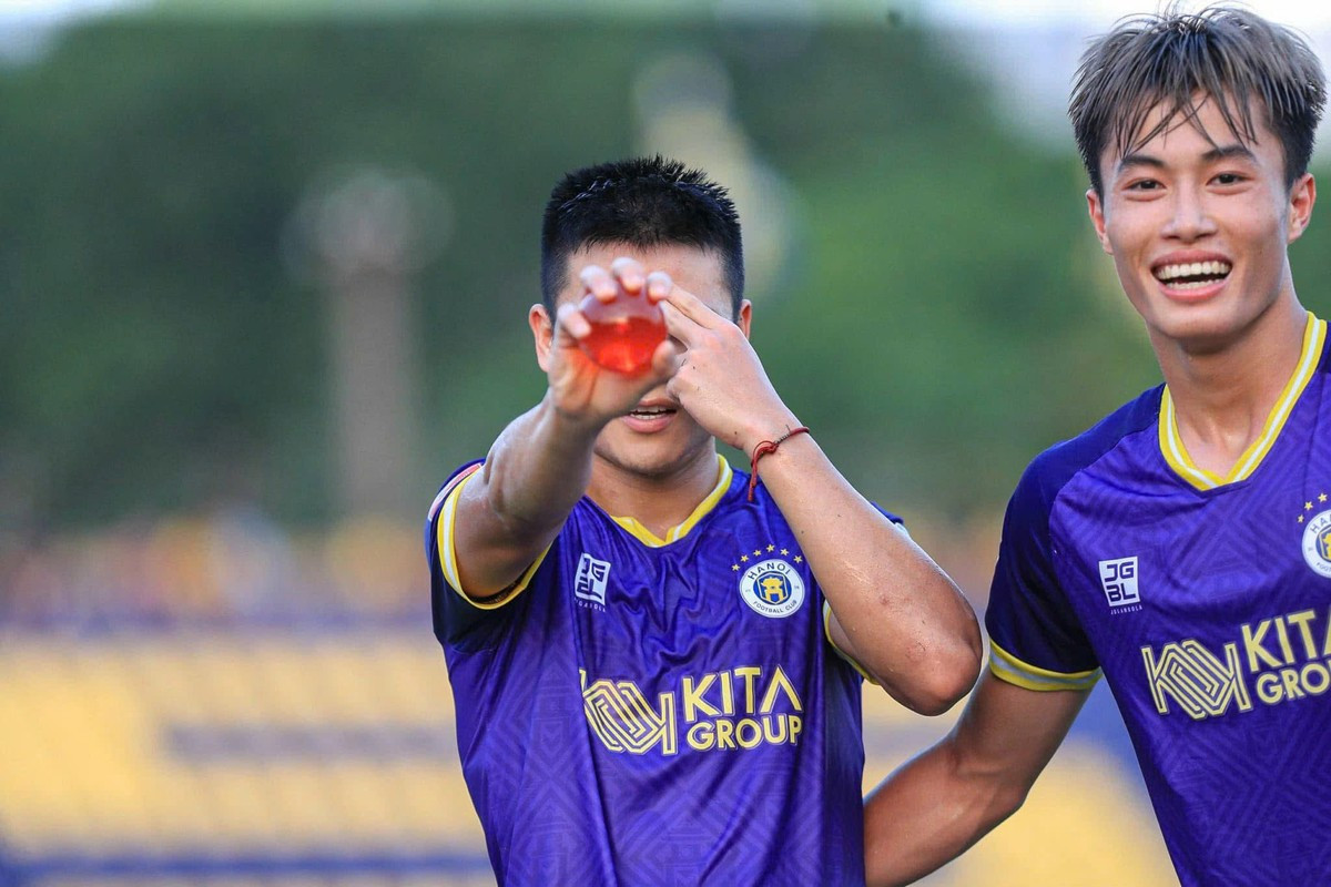 Tiền đạo Tuấn Hải khoe xế hộp độc theo phong cách 7 viên ngọc rồng-4