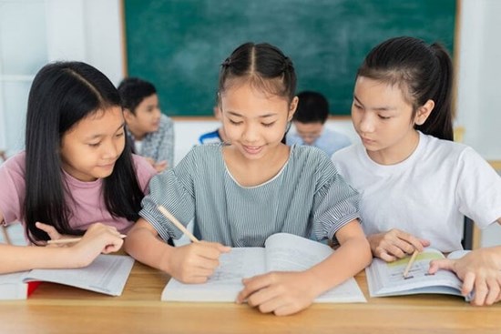 Nhiều phụ huynh lo 'con không học thêm ở nhà cô khó lòng đạt điểm cao'
